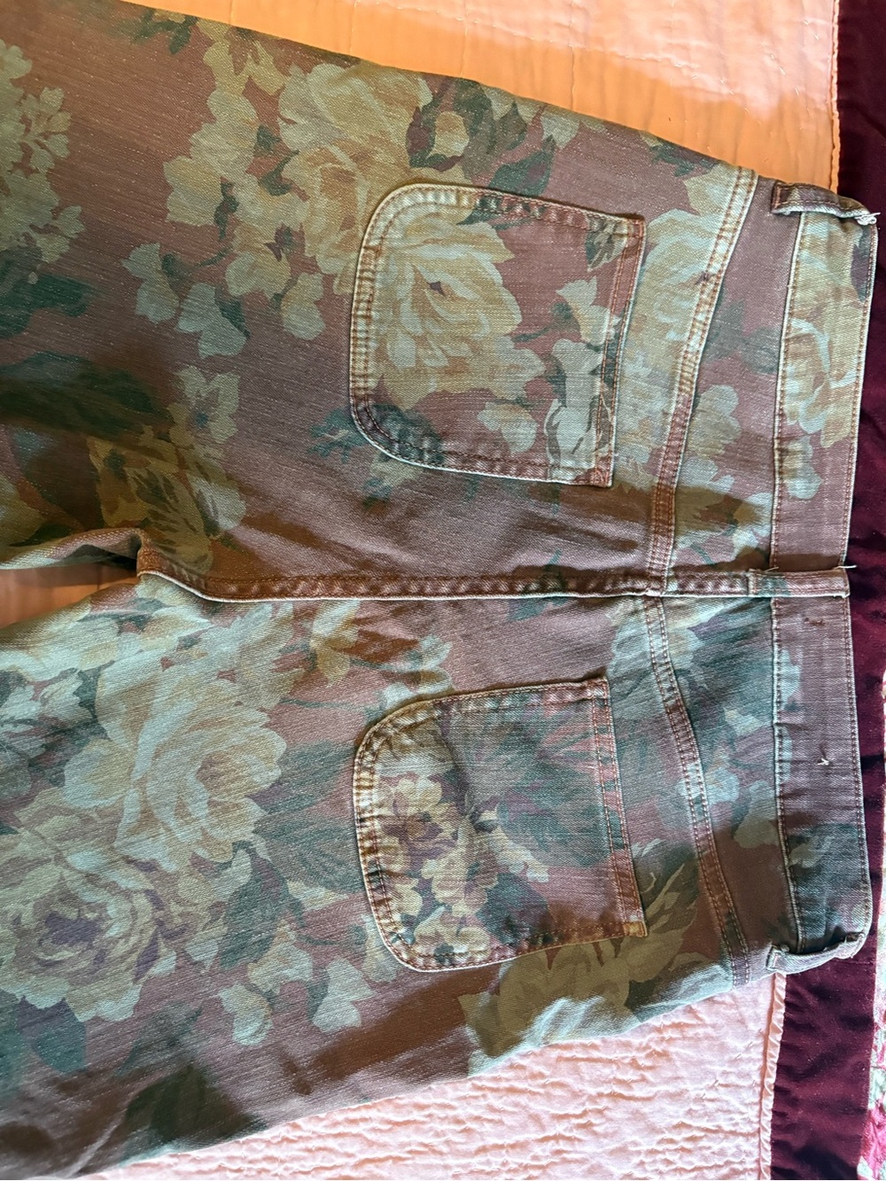 Floral Button-Fly High-Rise Jeans in Dusty Rose and Sage Pilcro size 29 - Picture 4 of 4